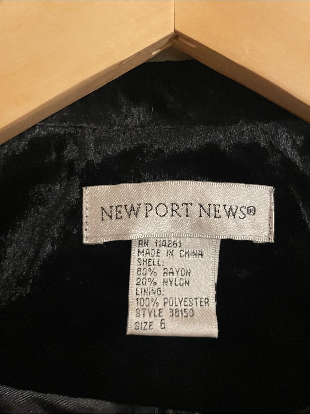 Vintage Newport News Black Embellished Blazer with Metallic Studs Sz 6- EUC - Picture 7 of 11